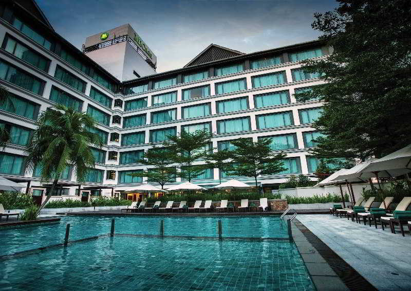 Micasa All Suites Hotel Kuala Lumpur Extérieur photo The hotel's swimming pool